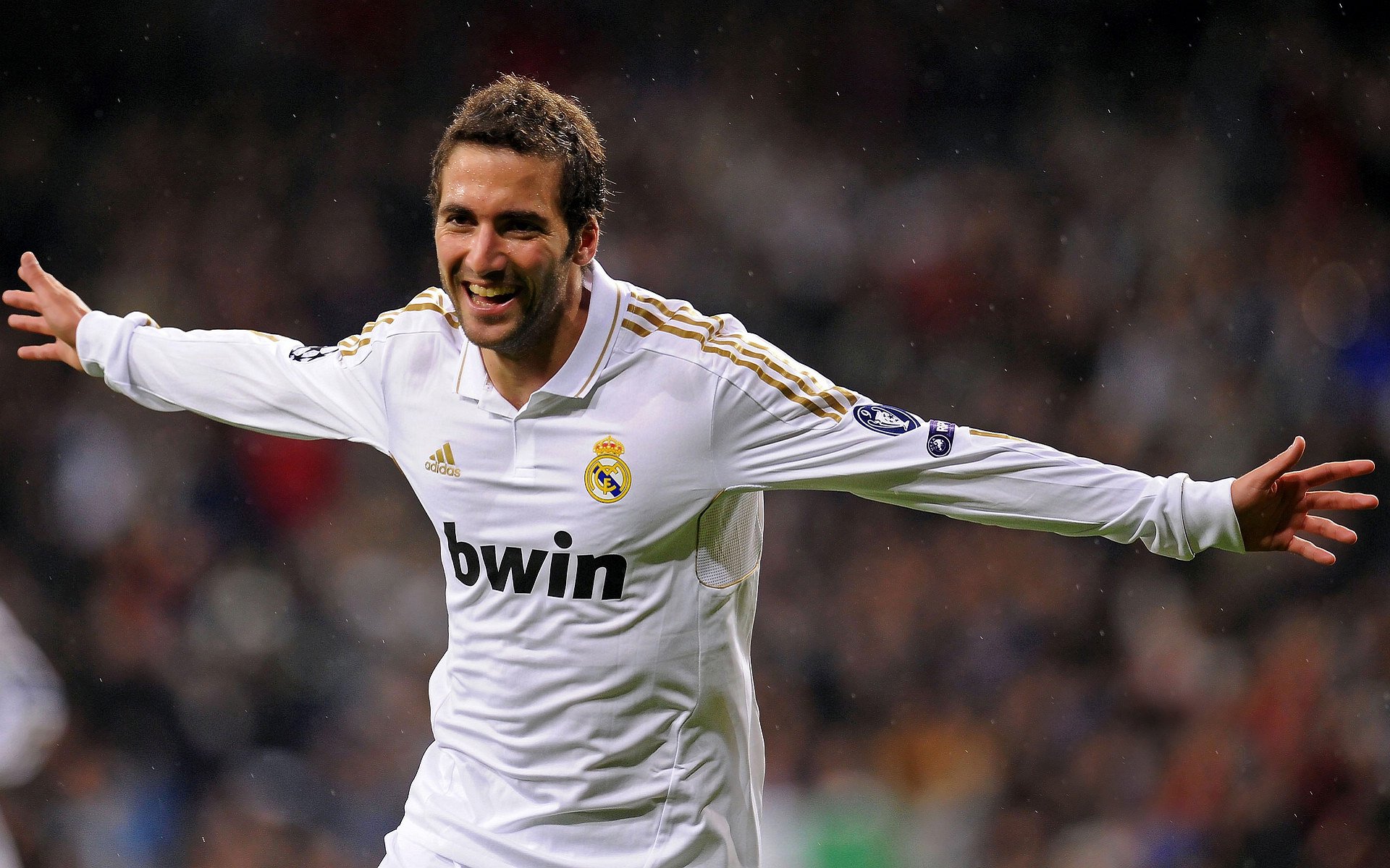 德甲紧咬战，球迷热烈讨论，德甲消息